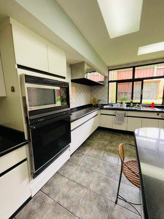سان هوزيه The Rainier Bed & Breakfast 5 المظهر الخارجي الصورة